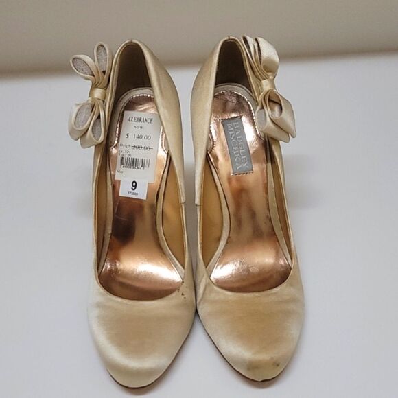 Bagley  Mischka satin heels size 9 - Picture 2 of 13